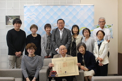 R8福中政美さん紺綬褒章受章